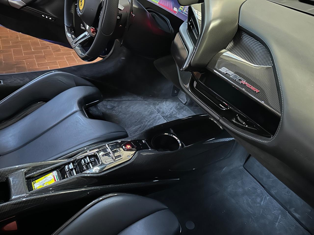 Ferrari SF90 Spider - Pacc. FIORANO LIMITED CARBON EDITION IVA 22%