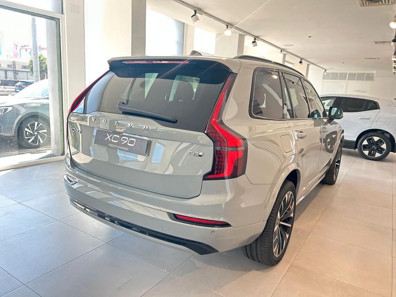 Volvo XC 90 T8 AWD automatico 7 posti PLUS DARK