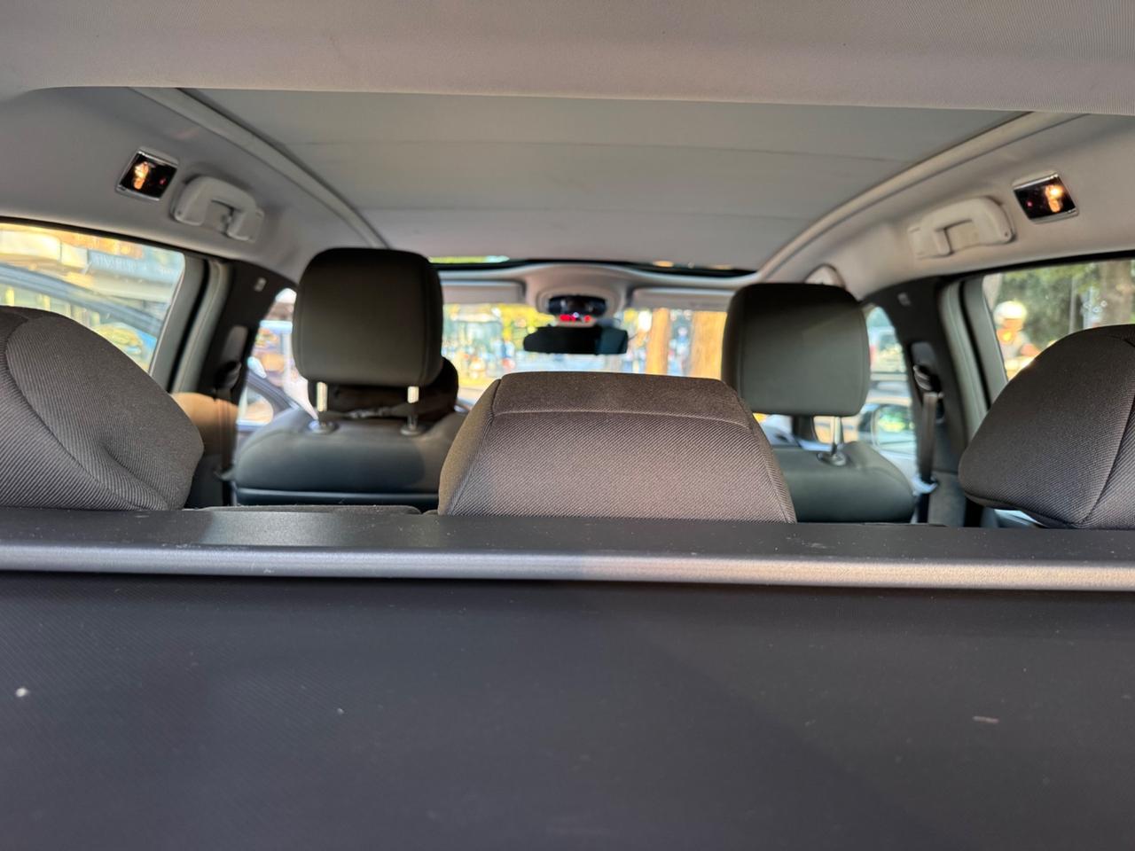 Peugeot 5008 1.6 e-HDi 115CV S&S garanzia 12 mesi