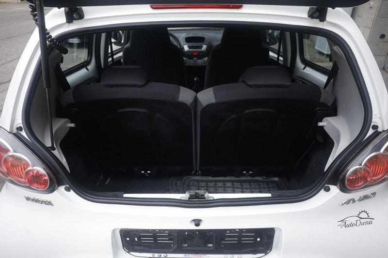 Toyota Aygo Toyota Aygo 1.0 VVT-i Active Connect 50KW ANNO 2013