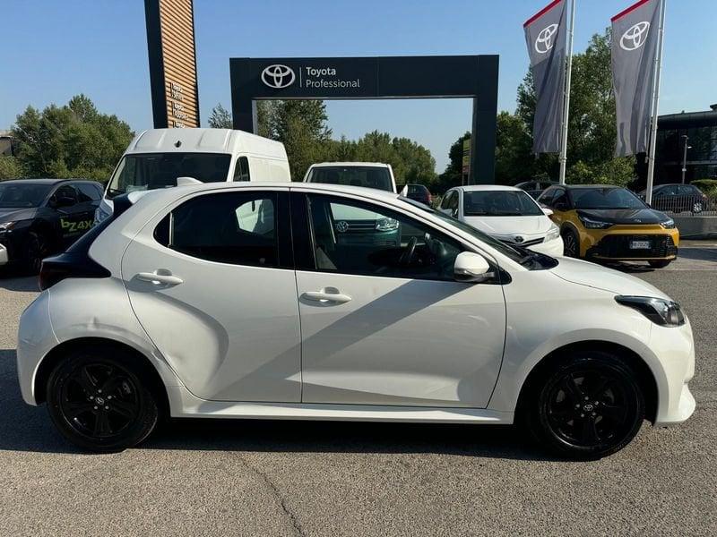 Toyota Yaris Hybrid Active MY22