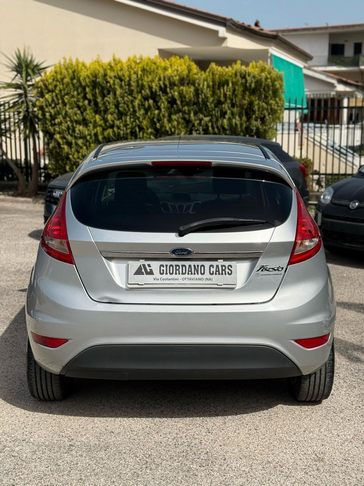 Ford Fiesta Titanium 5 porte benzina/gpl