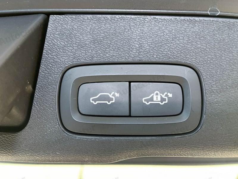 Volvo XC60 XC60 B4 (d) FWD 197CV AUT MOMENTUM PRO