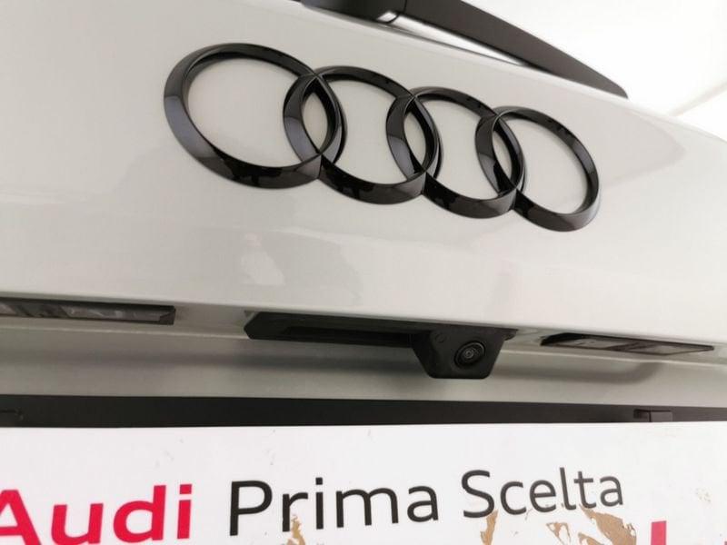 Audi Q2 35 2.0 tdi Identity Black s-tronic