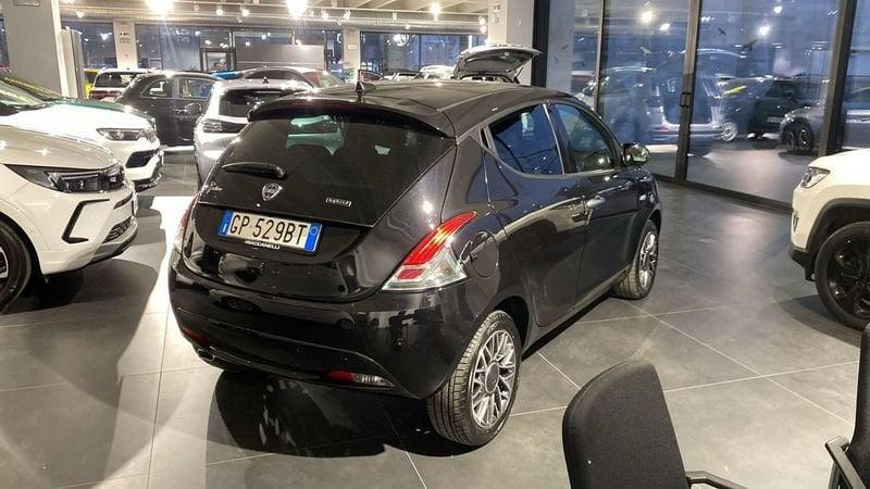 Lancia Ypsilon 1.0 FireFly 5 porte S&S Hybrid Gold Plus