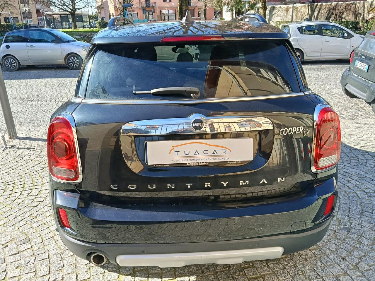 Mini Cooper Countryman Baker Street Edition #9408