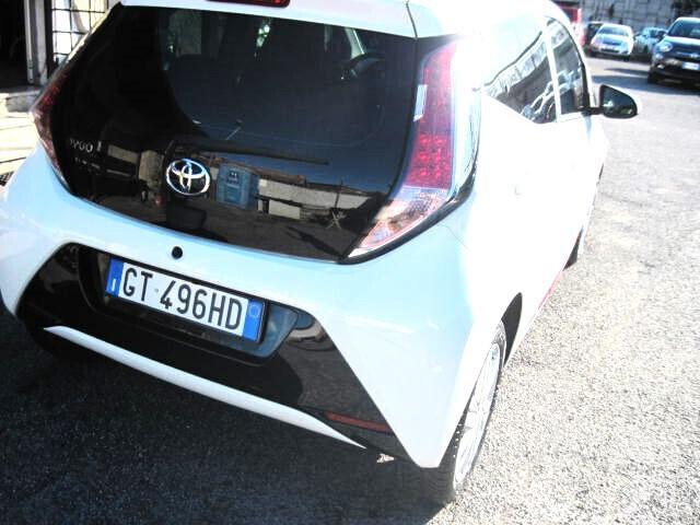Toyota Aygo 1.0 VVT-i 69 CV 5 porte x-business MMT