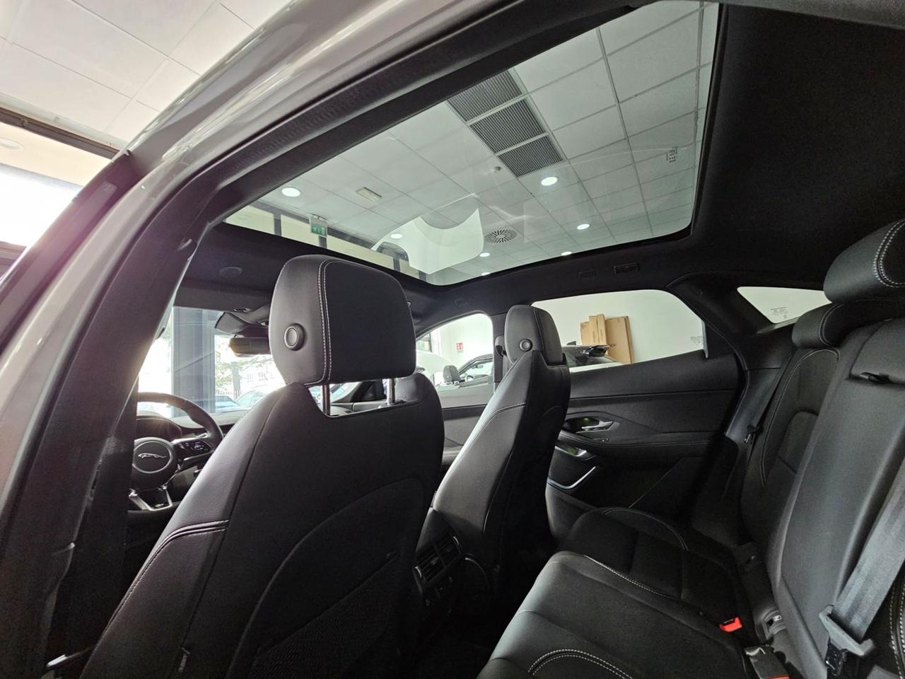 Jaguar E-Pace R-Dynamic SE Navi Camera Tetto C.20" LED BlackPack