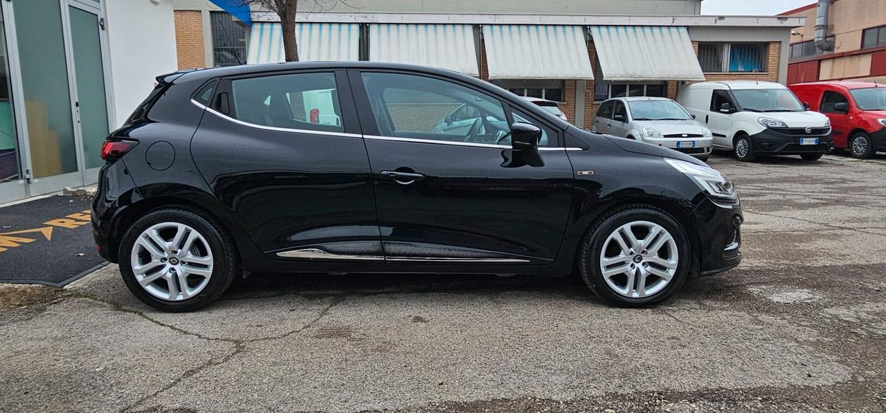 Renault Clio dCi 90 CV 5 porte Moschino EURO6