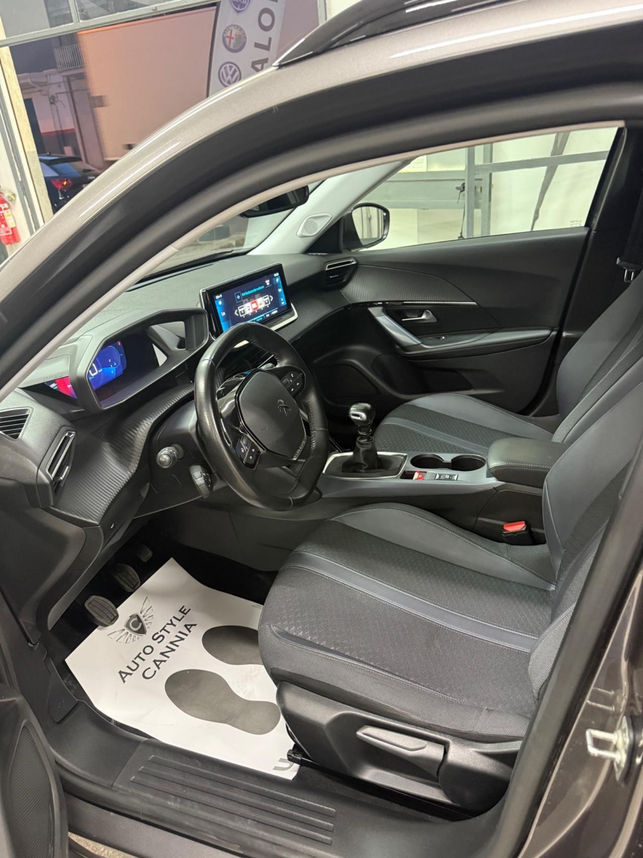 Peugeot 2008 BlueHDi 100 S&S Allure