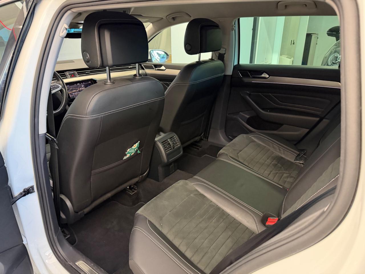 Volkswagen Passat Variant 2.0 TDI SCR 200 CV 4MOTION DSG Executive