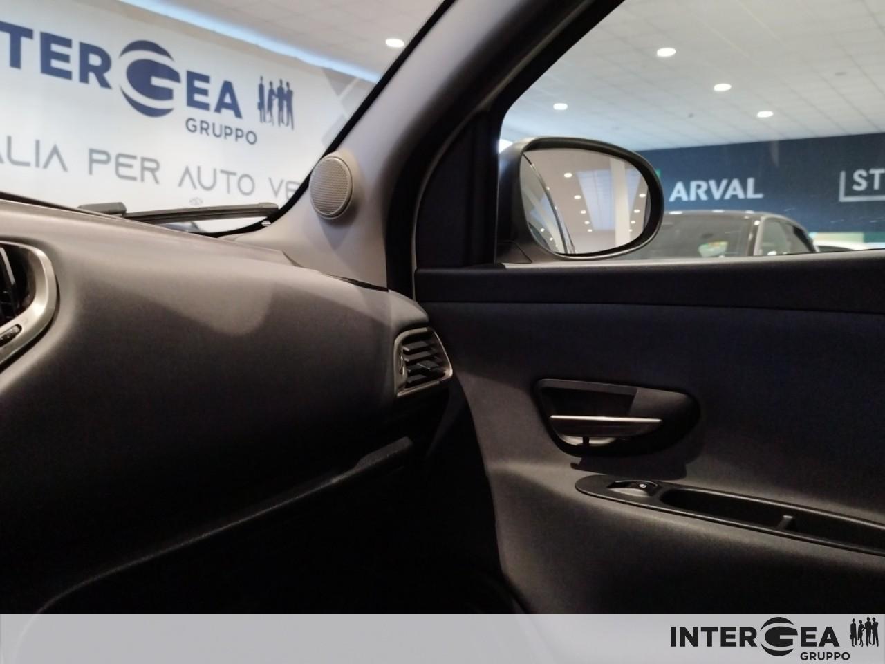 LANCIA Ypsilon 1.0 firefly hybrid Gold s&s 70cv