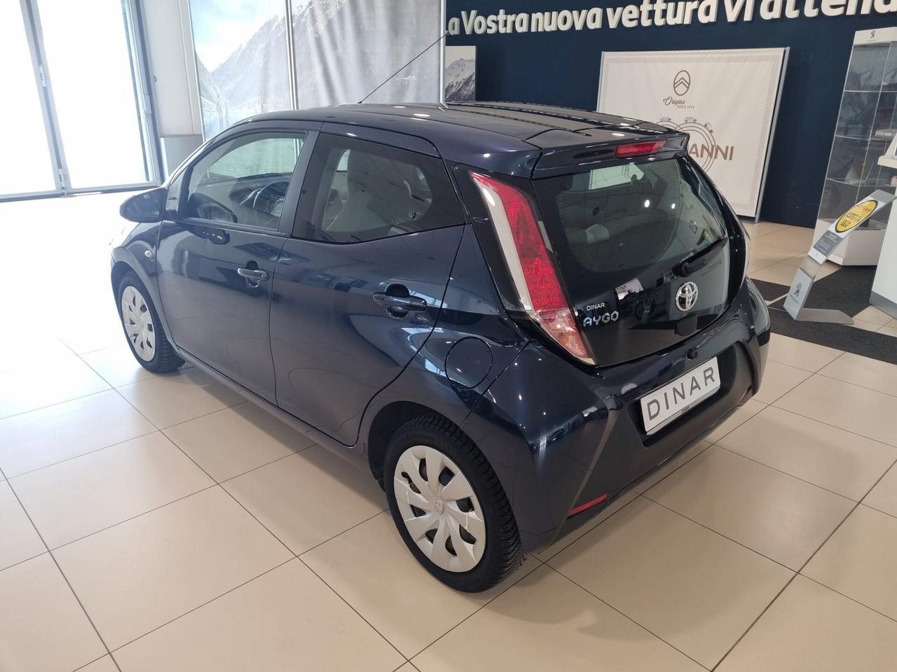 Toyota Aygo 1.0 VVT-i 69 CV 5 porte x-cool