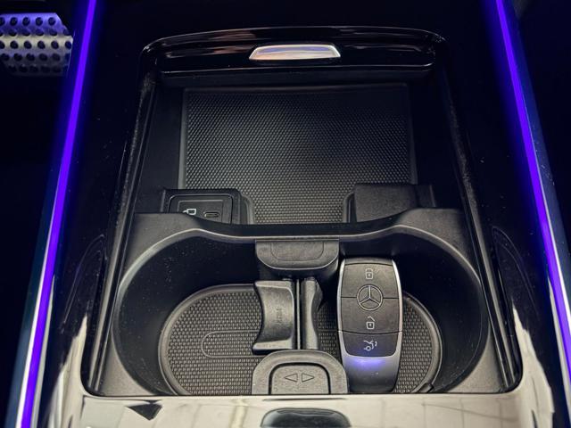 MERCEDES-BENZ GLA 180 d Premium AMG Night Pack AMBIENT * NEOPATENTATI *