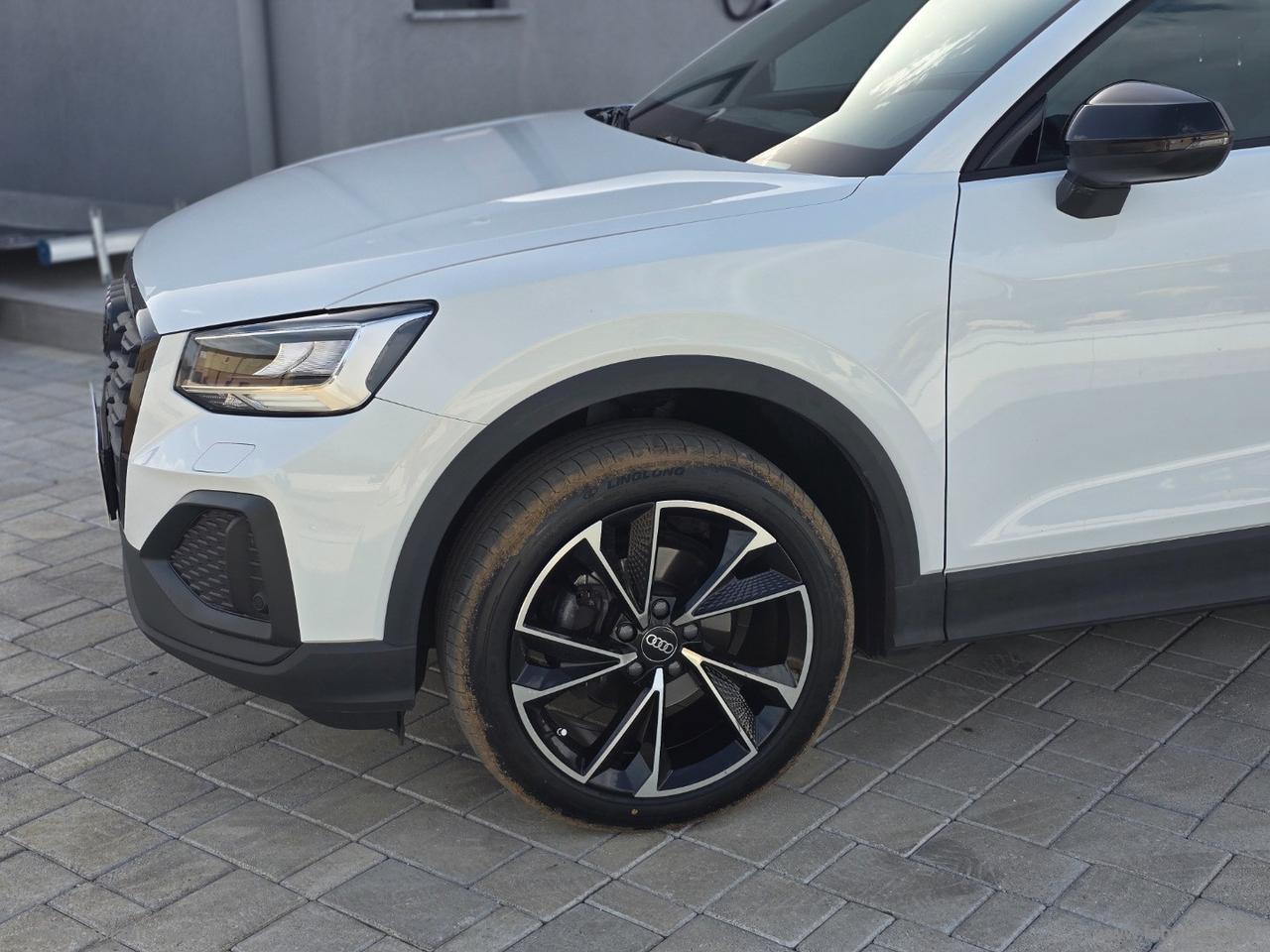 AUDI Q2 30 TDI Business Advanced