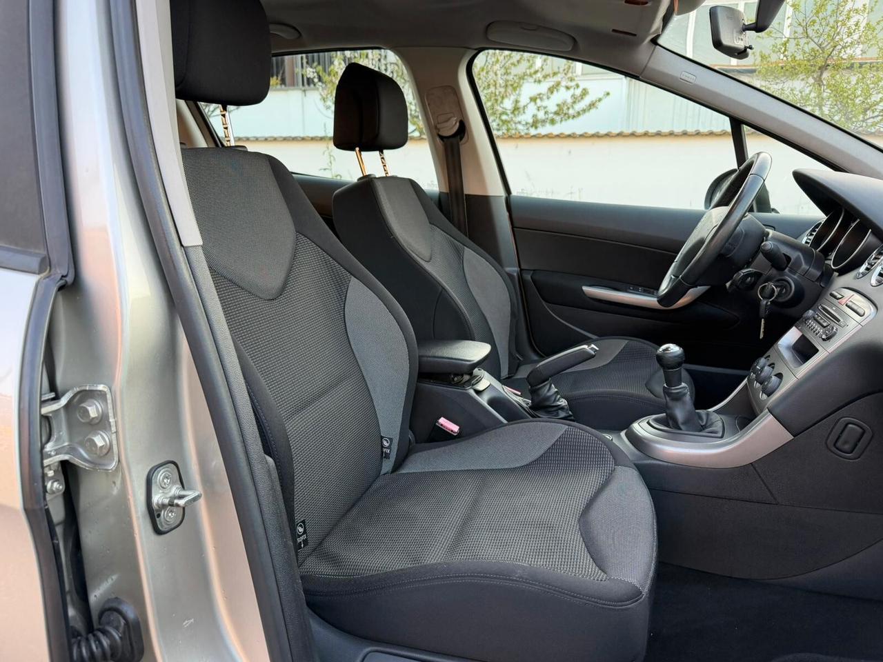 Peugeot 308 1.6 HDi 90CV 5p. Tecno