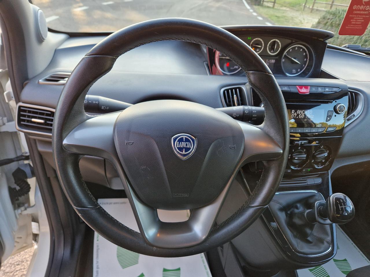 Lancia Ypsilon 1.2 69 CV 5 porte S&S Silver