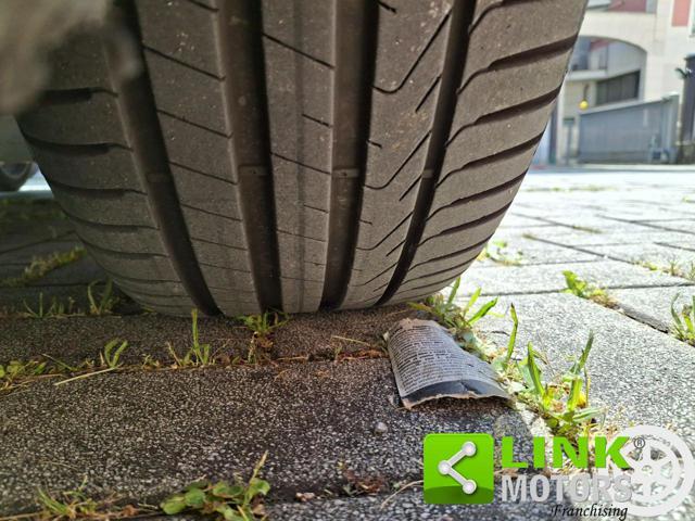 MERCEDES-BENZ A 200 Premium AMG GARANZIA INCLUSA