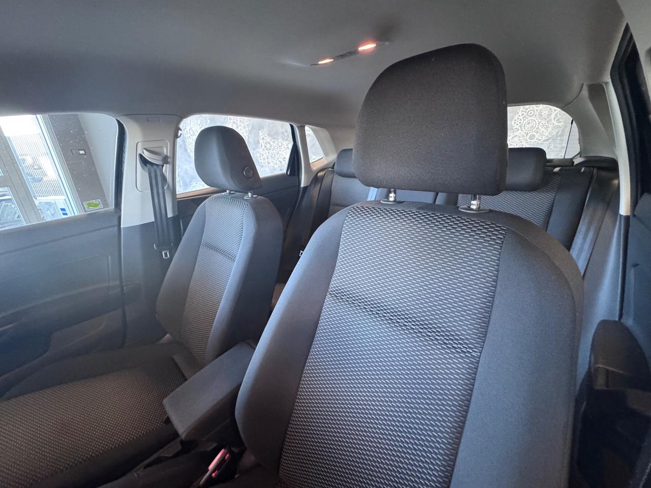 VOLKSWAGEN POLO 1.0 BENZINA COMFORTLINE 5 PORTE