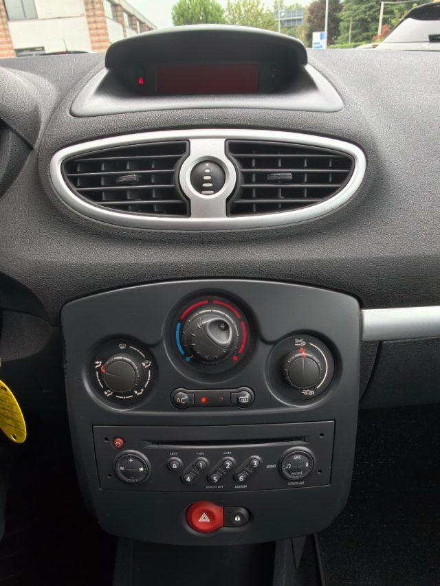 RENAULT Clio 1.2 16V 5 porte Confort X COMMERCIANTI