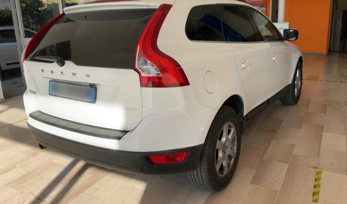 Volvo XC60 2.4 D 175 Cv DRIVe Momentum
