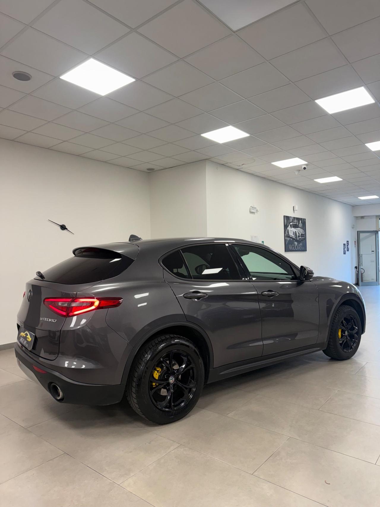 Alfa Romeo Stelvio 2.2 Turbodiesel 180 CV AT8 RWD Executive