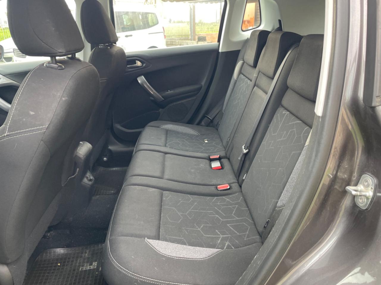 Peugeot 2008 BlueHDi 100 Allure