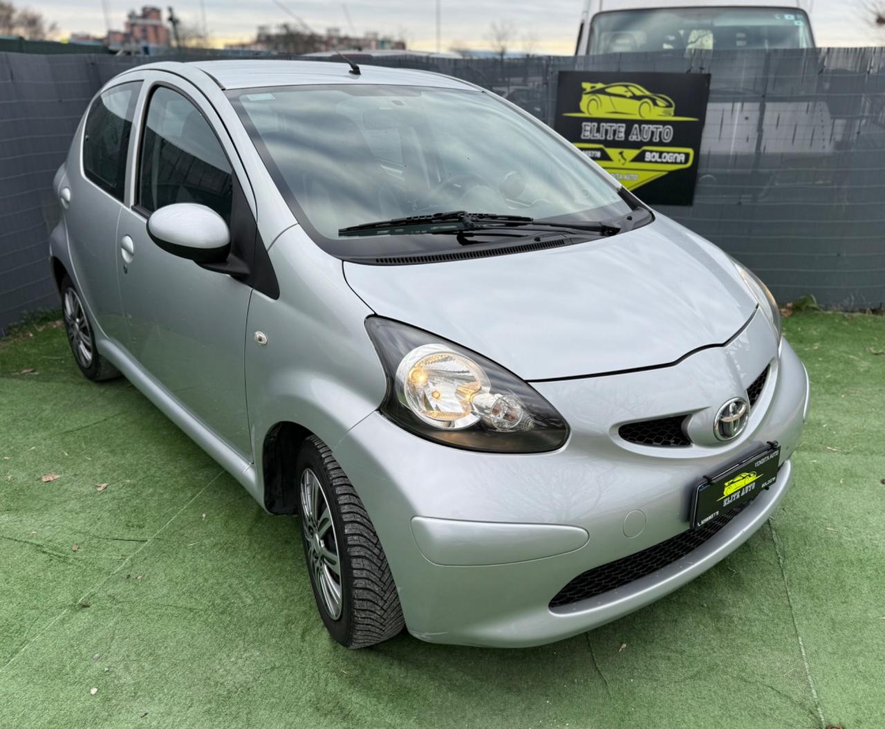 Toyota AYGO 1.0 BENZINA 5 PORTE UNICOPROPRIETARIO