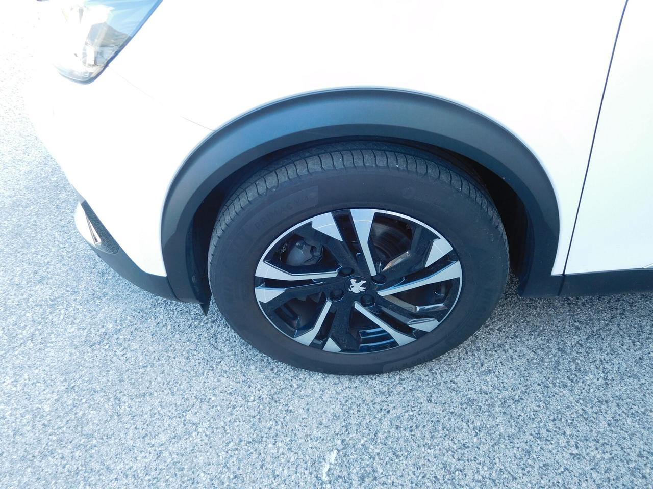 Peugeot 2008 BlueHDi 130 S&S EAT8 Allure