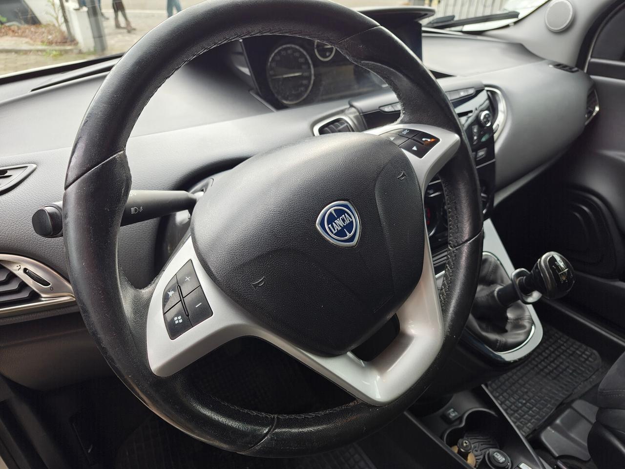 Lancia Ypsilon 1.2 69 CV 5 porte GPL Ecochic Silver