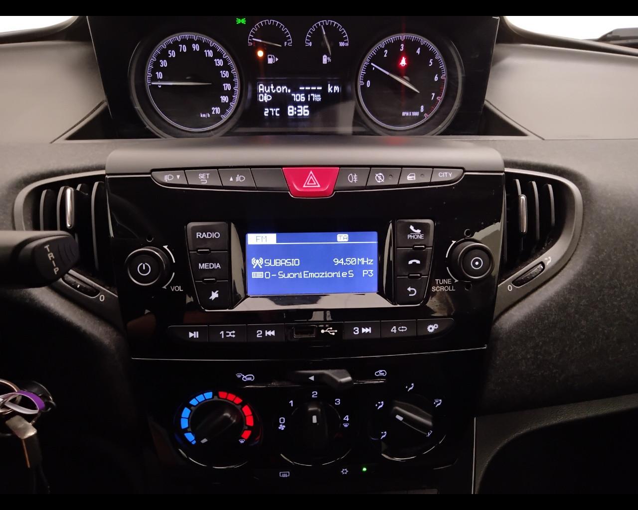 LANCIA Ypsilon III 2015 - Ypsilon 1.0 firefly hybrid Silver s&s 70cv