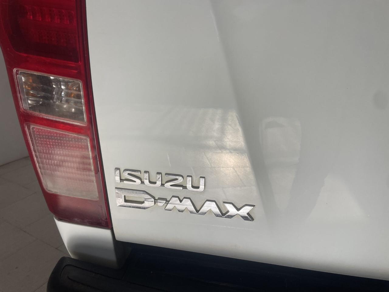 Isuzu D-Max 2.5 Crew Cab Solar A/T 4WD