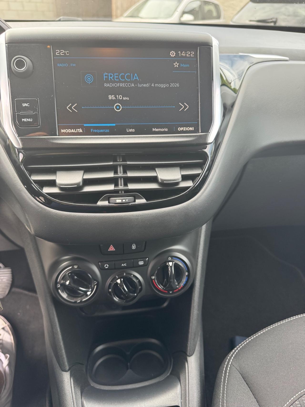 Peugeot 208 PureTech 82 5 porte neopatentati