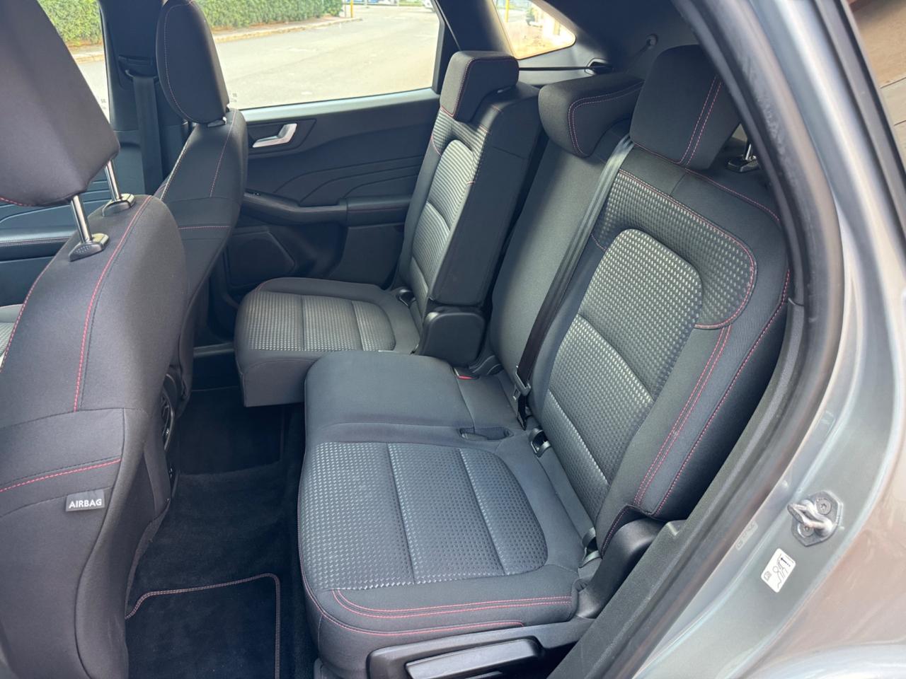 Ford Kuga 1.5 TDCI 120 CV ST-Line AUTO