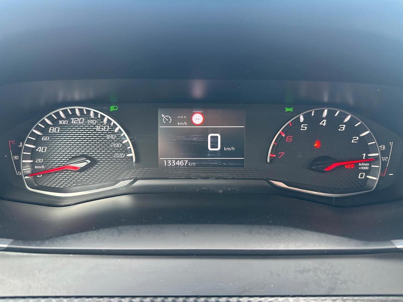 Peugeot 2008 BlueHDi 110 S&S Allure Pack