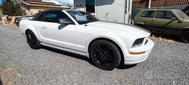 Ford Mustang CABRIO 4.0 V6