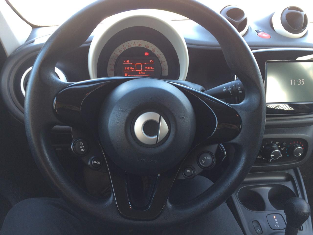 Smart ForFour 70 1.0 twinamic Youngster tagliandata garanzia !