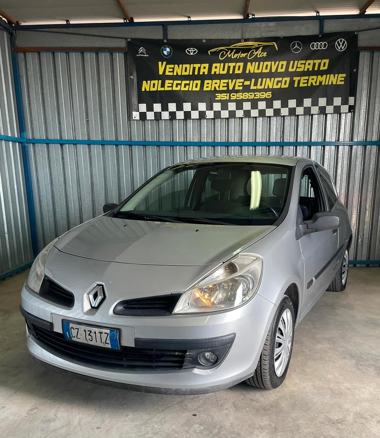 Renault Clio NEOPATENTATI
