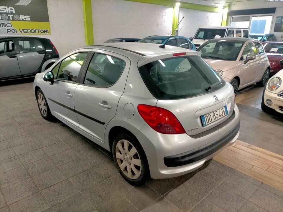 Peugeot 207 1.6 HDI 90 CV