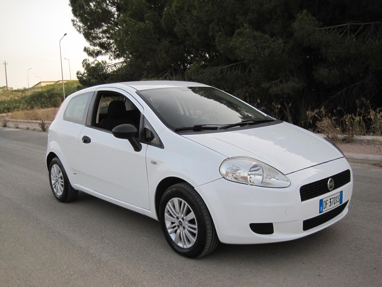 Fiat Grande Punto Grande Punto 1.3 MJT 75 CV 3 porte Active