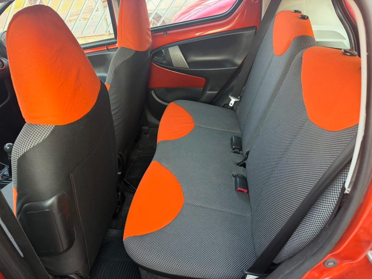 Toyota Aygo 1.0 12V VVT-i 5 porte Orange Connect MMT