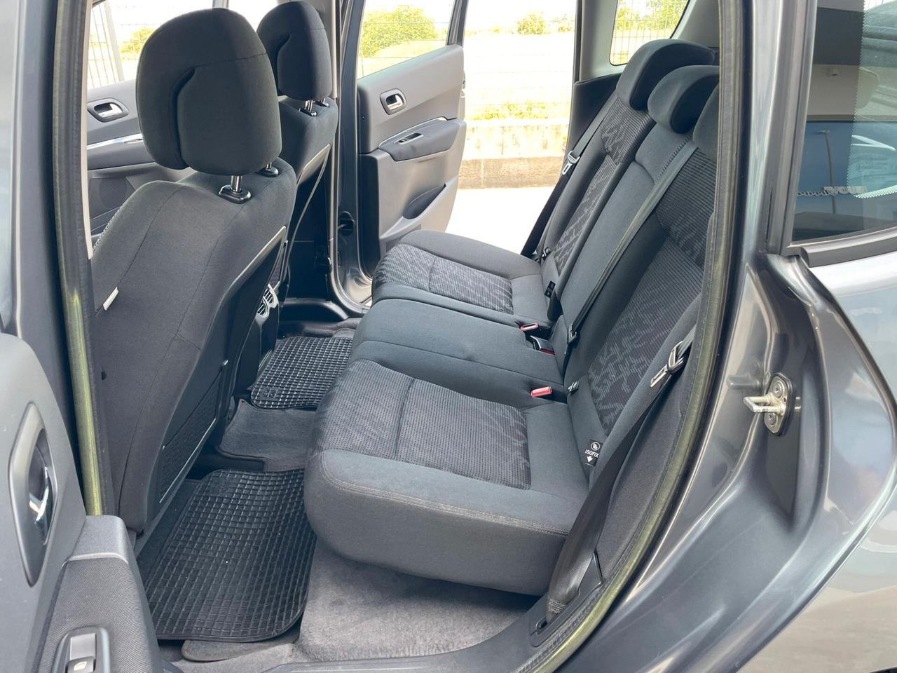 Peugeot 3008 1.6 e-HDi 115CV cambio robotizzato Stop&Start Allure