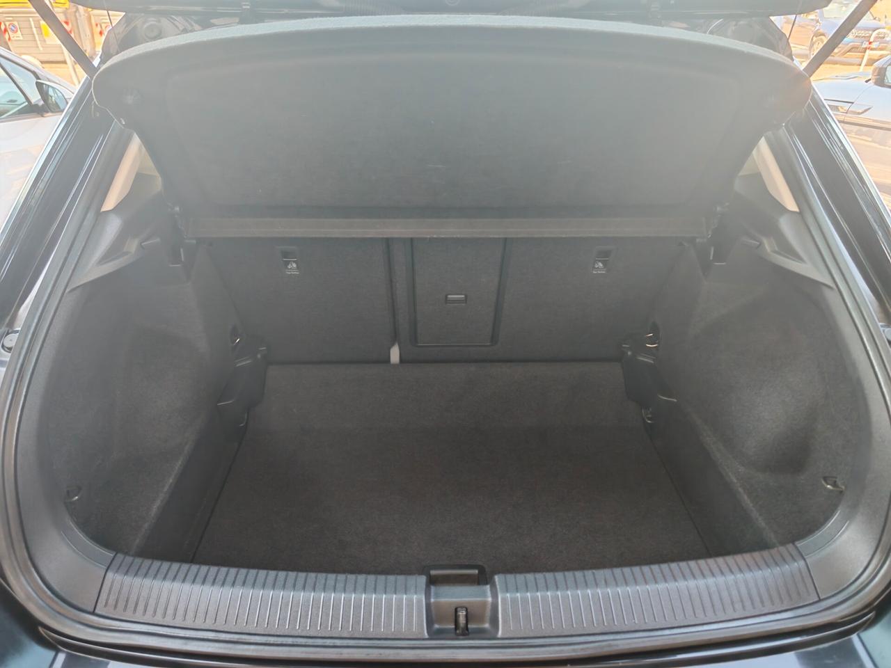 Volkswagen T-Roc 2.0 TDI SCR Business BlueMotion Technology