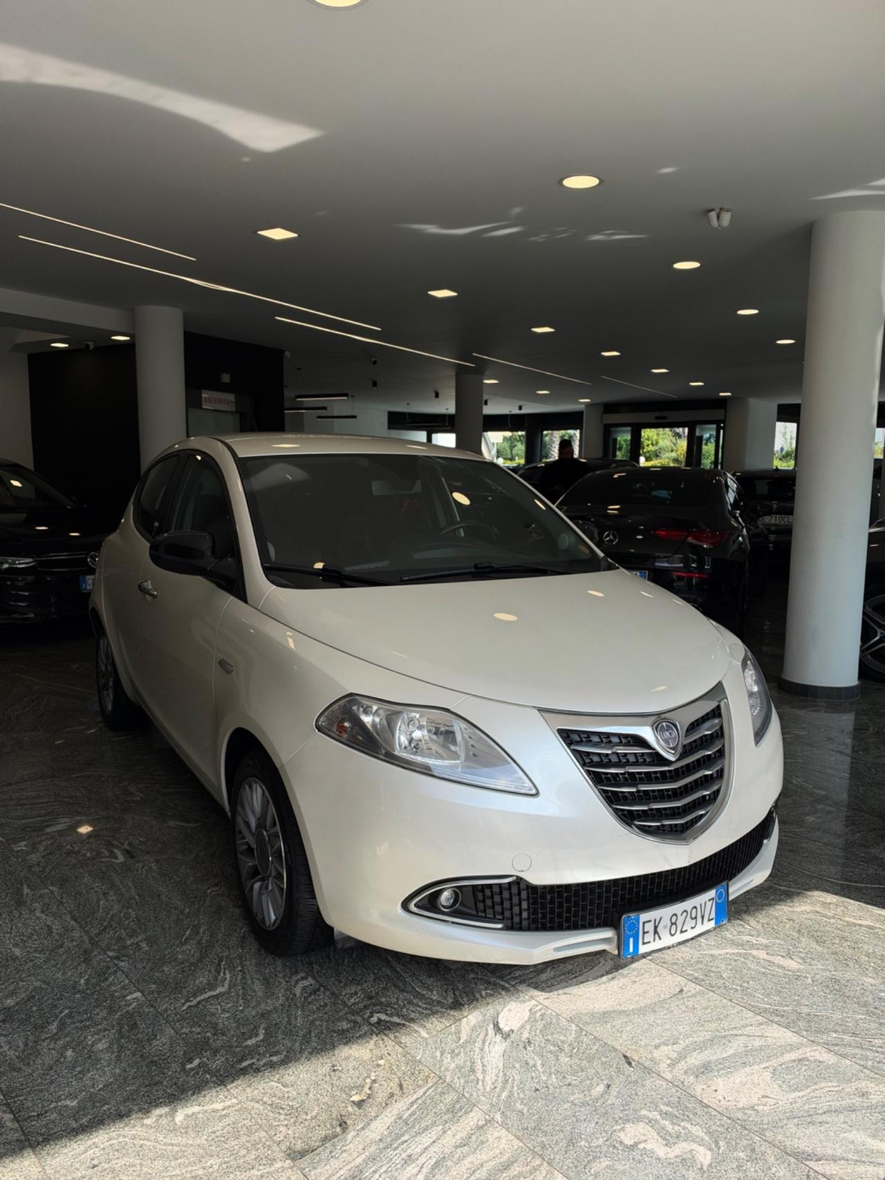 Lancia Ypsilon 1.3 MJT 16V 95 CV 5 porte S&S Silver
