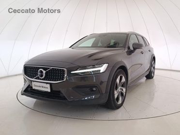 Volvo V60 2.0 B4 Plus AWD automatico