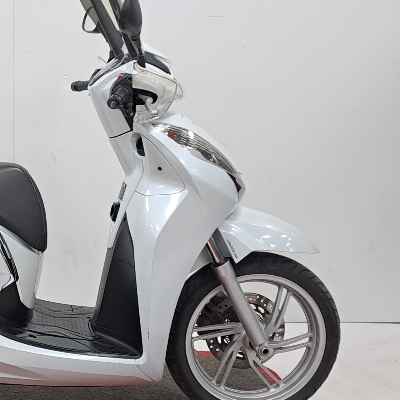 Honda SH 300 TUA ANCHE SENZA REDDITO