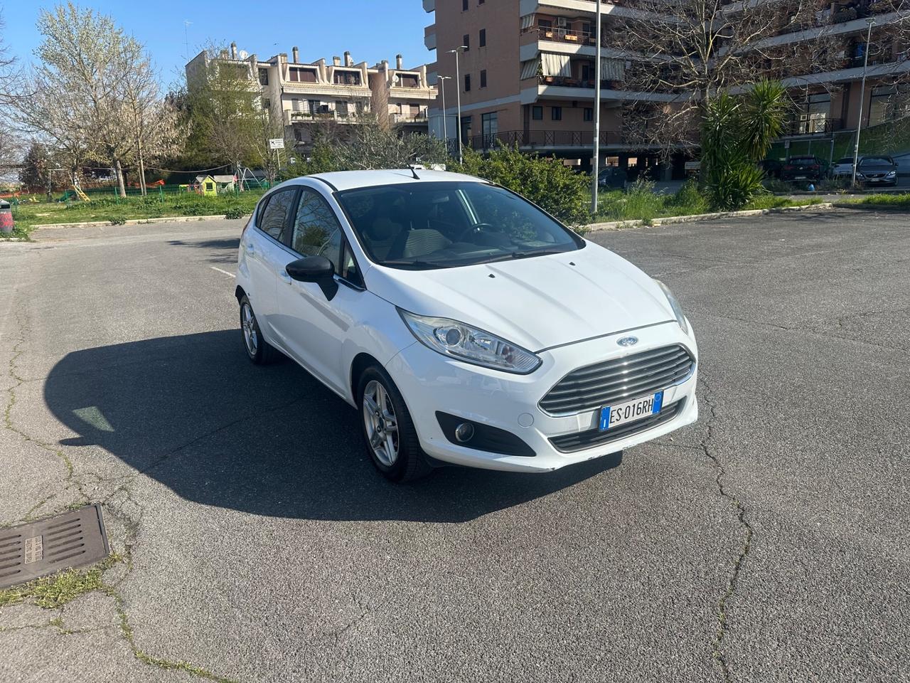 Ford Fiesta 1.4 5 porte Bz.- GPL Titanium