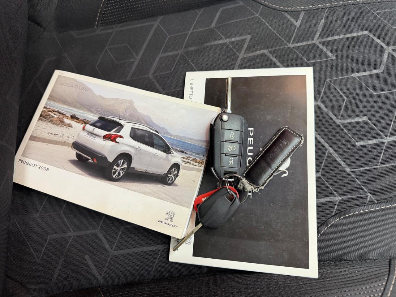 Peugeot 2008 1.6 e-HDi 92 CV Stop&Start Urban Cross OK NEOPATENTATI