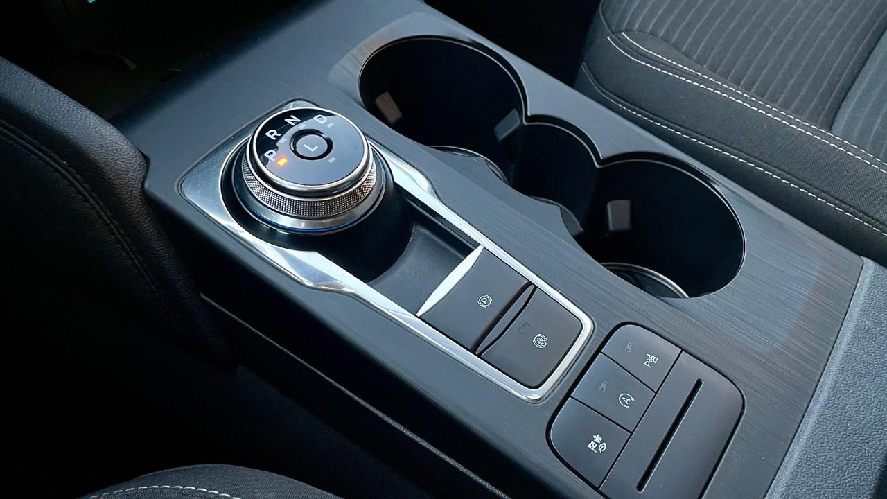 FORD KUGA 1.5 2WD ECOBLUE TITANIUM 120CV - FULL LED, TETTO, NEOPATENTATI