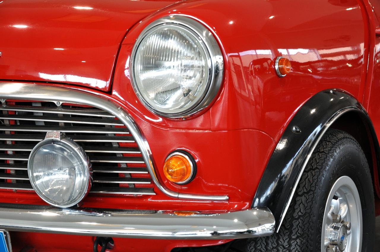 Innocenti Mini replica Morris Cooper S 1275